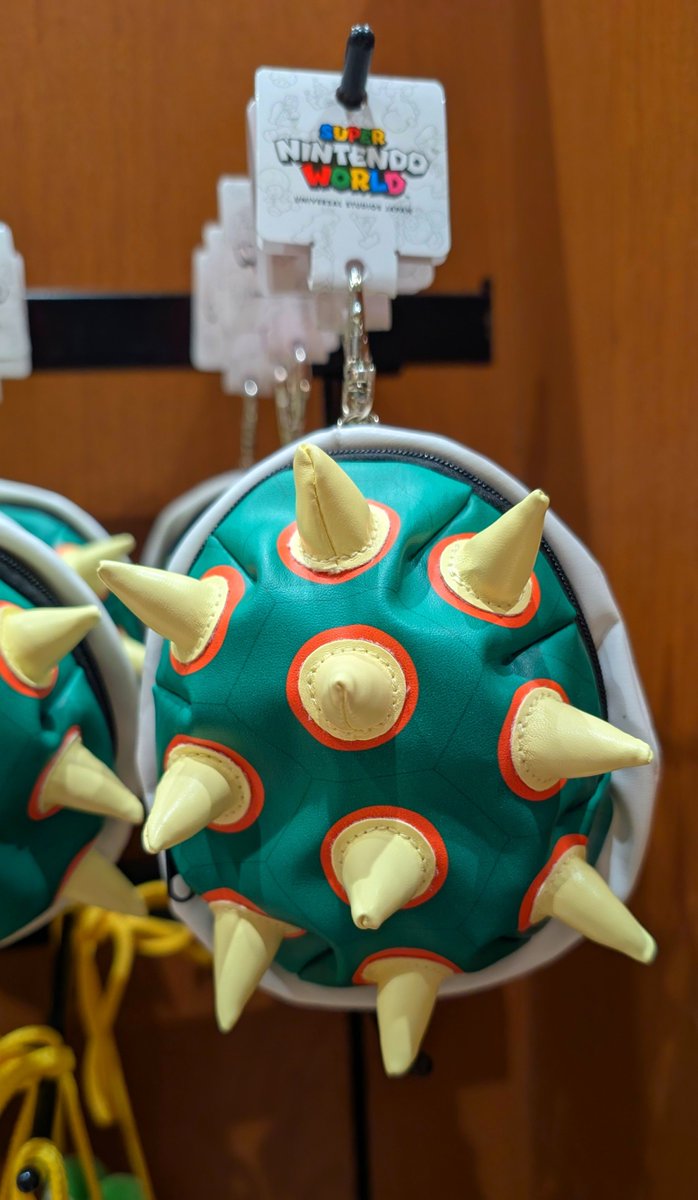 KAWA_USO_USO_'s tweet photo. 新作✨クッパの甲羅ポーチ
¥2500
思ったより少し大きめだったけどしっかり中に入りそうだった!!
#USJファン #SNW https://t.co/vuidyHIADU
