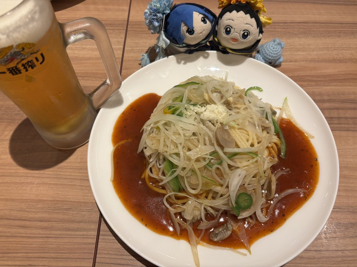 sinobu_san's tweet photo. もちちゃんとあんかけパスタとおビール🍺 https://t.co/qkbm2cc7Ng