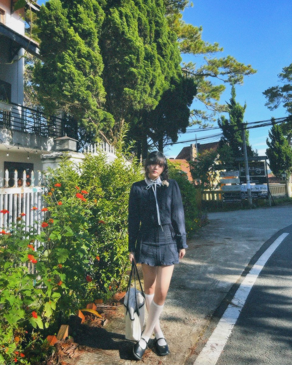 ApoloniaTre7's tweet photo. November https://t.co/IPf1Y5o6QY