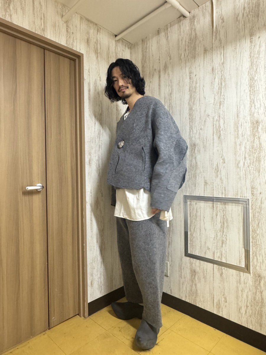staff_bluebear's tweet photo. 【#マネージャーのつぶやき】

今日の衣装はフグがモチーフ🐡
後ろはこんな感じです🐡👕

かわいい…🤍🫧

byMg

@GUNFISH_movie 
#GUNFISH
#ガンフィッシュ
#あなたの知らないフグの世界
#斎藤工 https://t.co/AASXL5lUSm