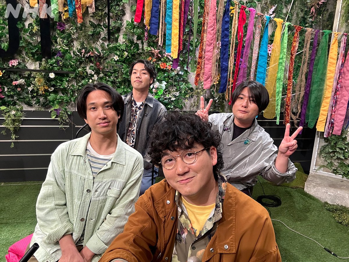 nhk_venue101's tweet photo. 📺#Venue101 NOW ON AIR✨

✏️#マカロニえんぴつ / #運命さがし✏️

放送は同時配信中👇
スマホでも見られます📱
https://t.co/k7jHSbdXMQ

✅テレビ初披露！温かさとストレートな想いを表現した楽曲
✅まっすぐな歌詞を後押しするバンドの演奏 https://t.co/3JKD0nhLGS
