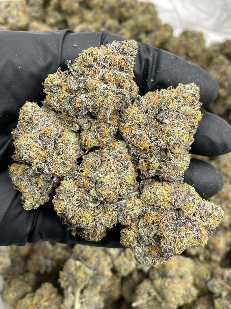 BHorizonzbu's tweet photo. FLAMIN HOT ZHEETOHS 
#nashvilleweed 
#Nashville #Nashvilleplug https://t.co/e6XT61pAP9