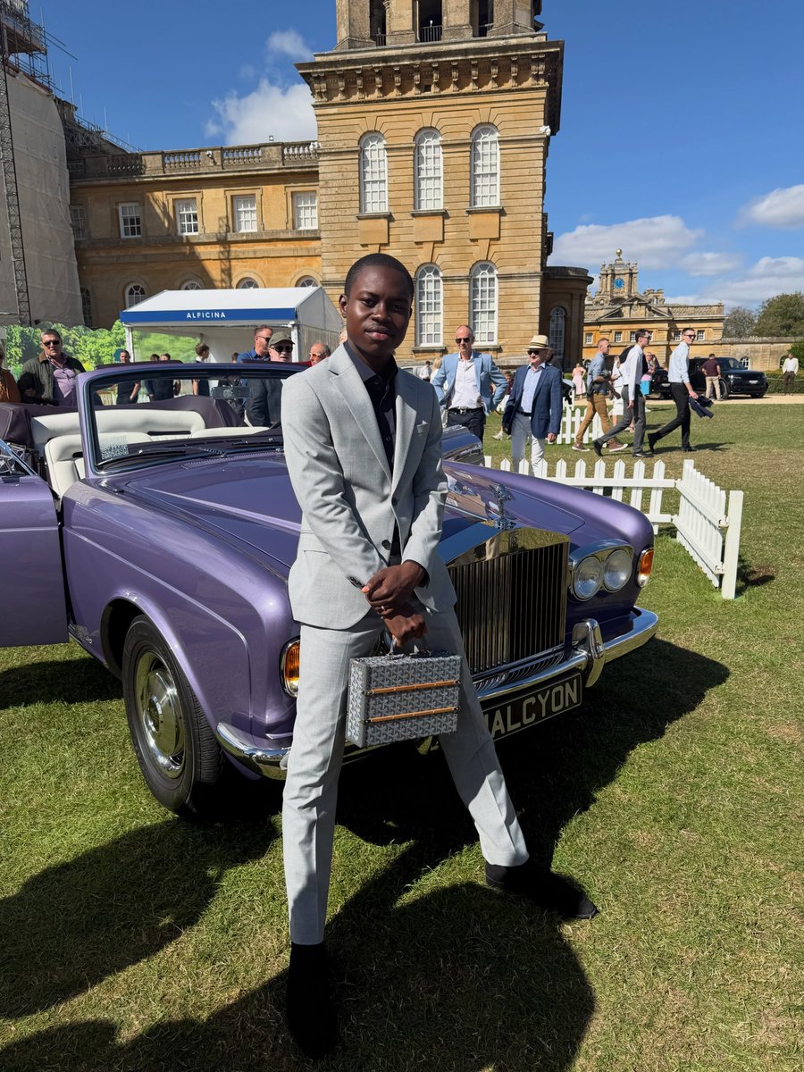 jarpel26's tweet photo. Some of them no fi relate o 🤩😝 I will never be poor in my life omo see Luxury 😩 https://t.co/yeDaN3AltX