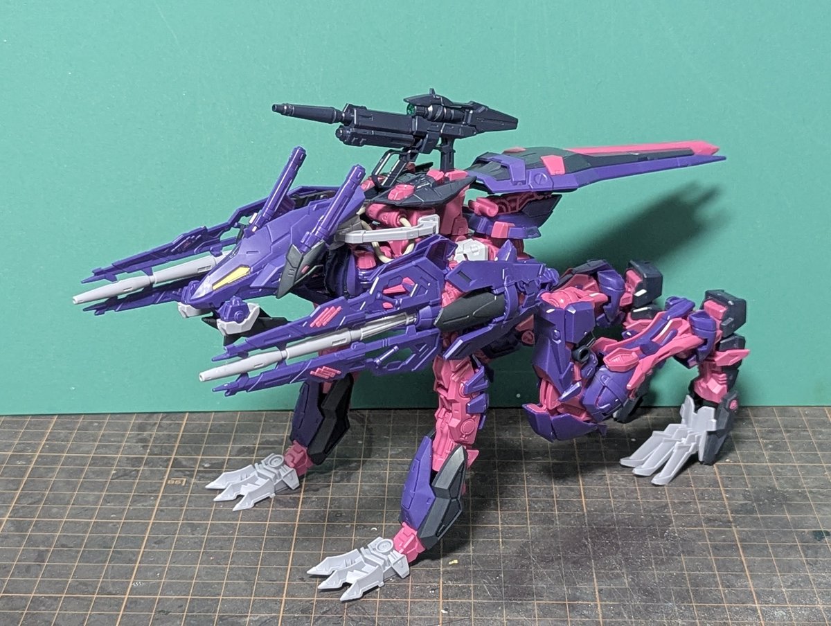 hir0815's tweet photo. 買った。
4足歩行だから多分ゾイド。

コピー機か原型機の最後の一体かはマジで知らぬ。 https://t.co/MdvLzIWdv0