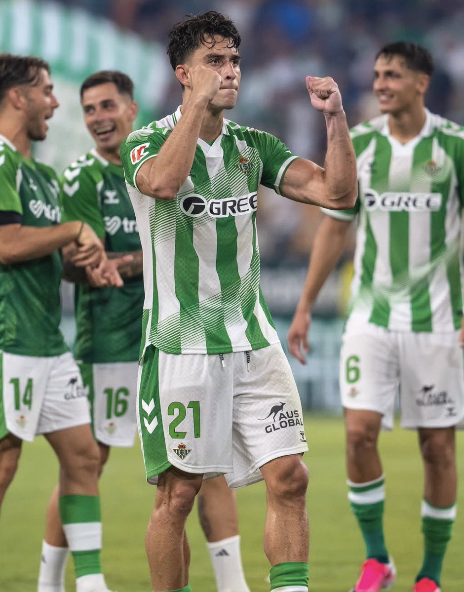 ManoloNietoM's tweet photo. ⚽️ Después de Valles y Parrot, uno de los mejores del encuentro para mí fue Marc Roca.

▶️ Recuperaciones: 9
▶️ Intercepciones: 6
▶️ Duelos/ganados: 10/6
▶️ Despejes: 2

Fue un partido más de equilibrio, posicionamiento y circulación que de producción ofensiva. https://t.co/6b5siqIrOV