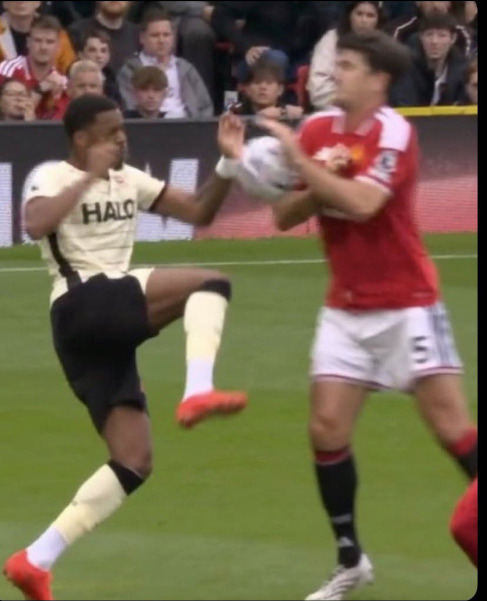forestmad80's tweet photo. One of these goals was allowed, the other was not…

The difference you ask, the big 6… #NFFC #PGMOL #premierleague https://t.co/AUnFU6yXNS