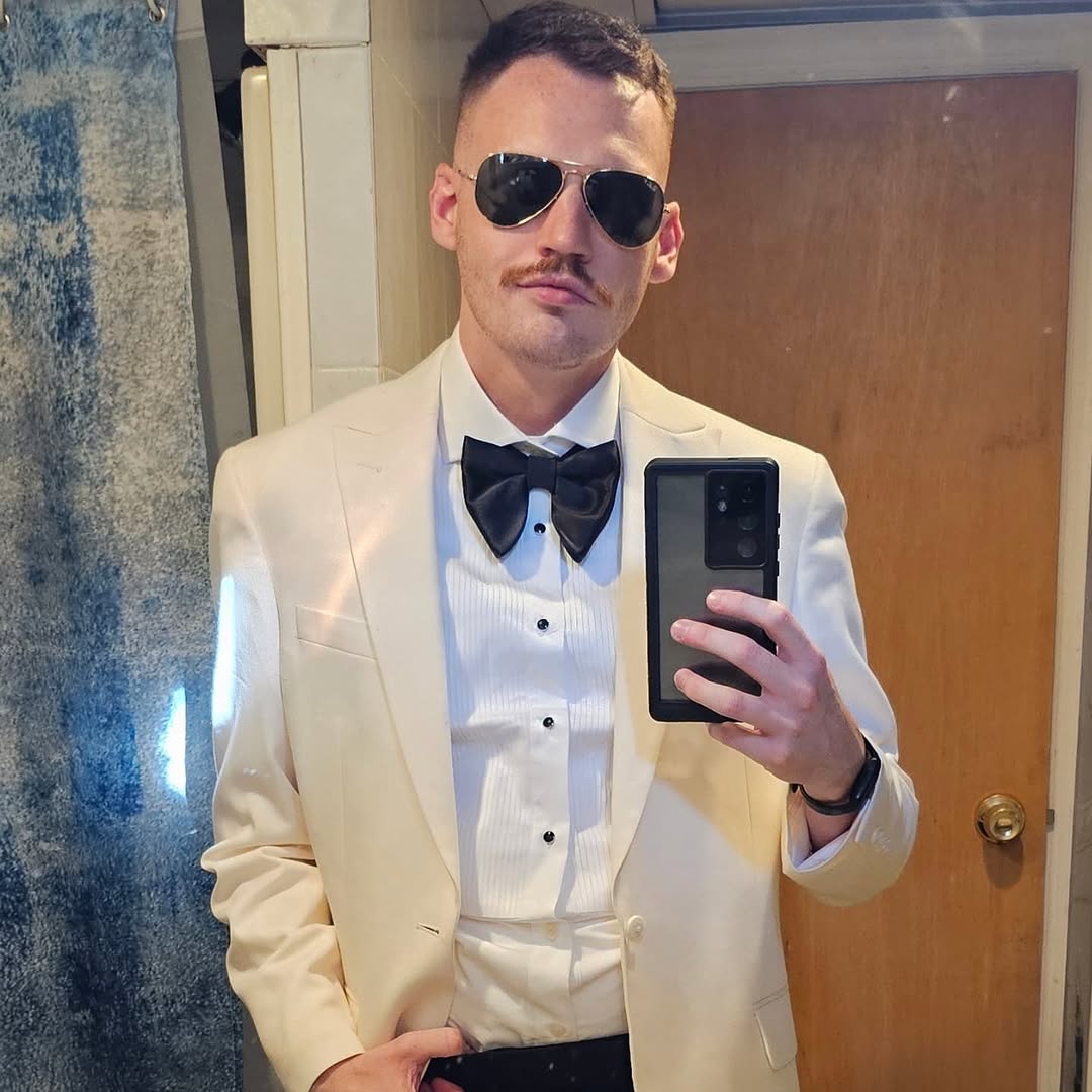 Djolsen16's tweet photo. Dress to impress, say less…….. https://t.co/qoPbGTWxvf