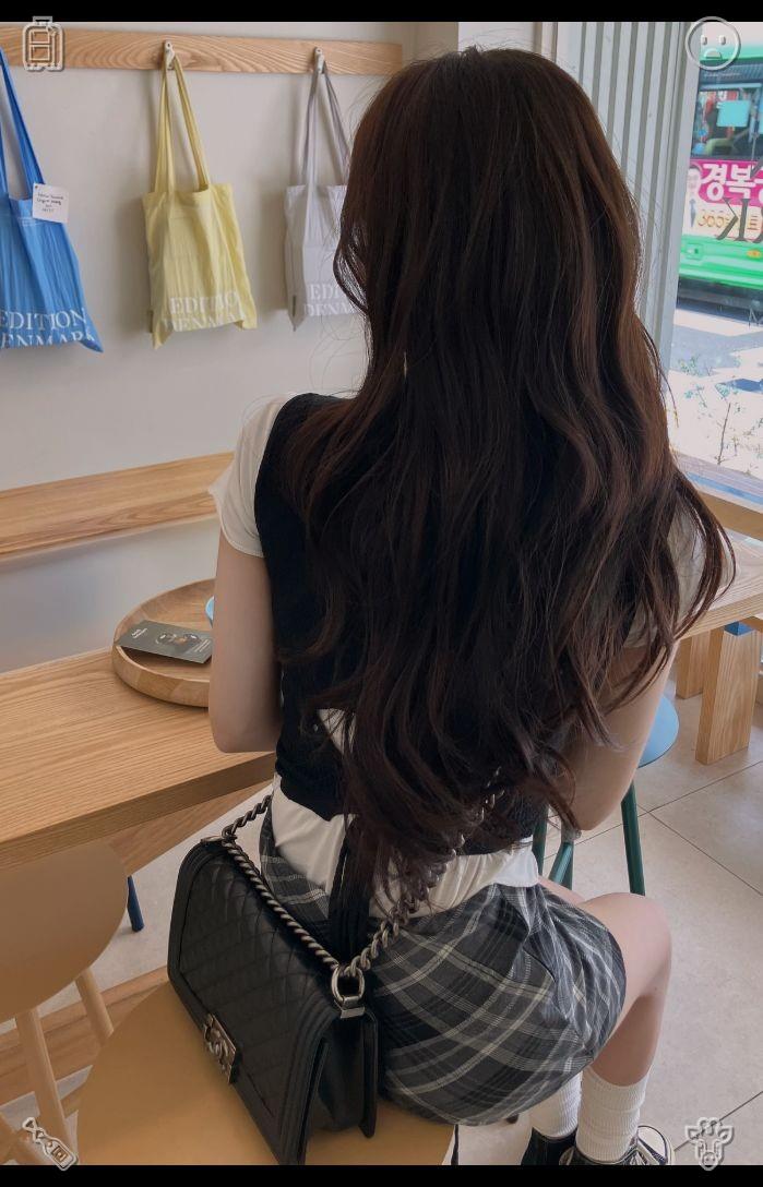 ZaminEngr's tweet photo. 🧹 Closet Refresh The closet is spotless. Let lively, refreshing water moments bring people closer together. Group water activities encourage bonding and shared laughter, turning summertime downtime into a season of connection, warmth, and camaraderie. https://t.co/QLl4skC7qv