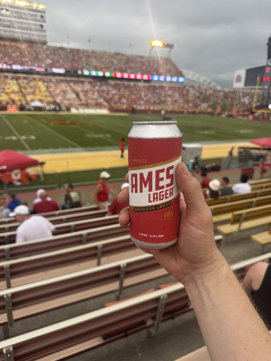 LangerzGrinds's tweet photo. @westobeer can’t believe I’m finally having my first beer in Jack Trice https://t.co/2fjqeQ3eGz