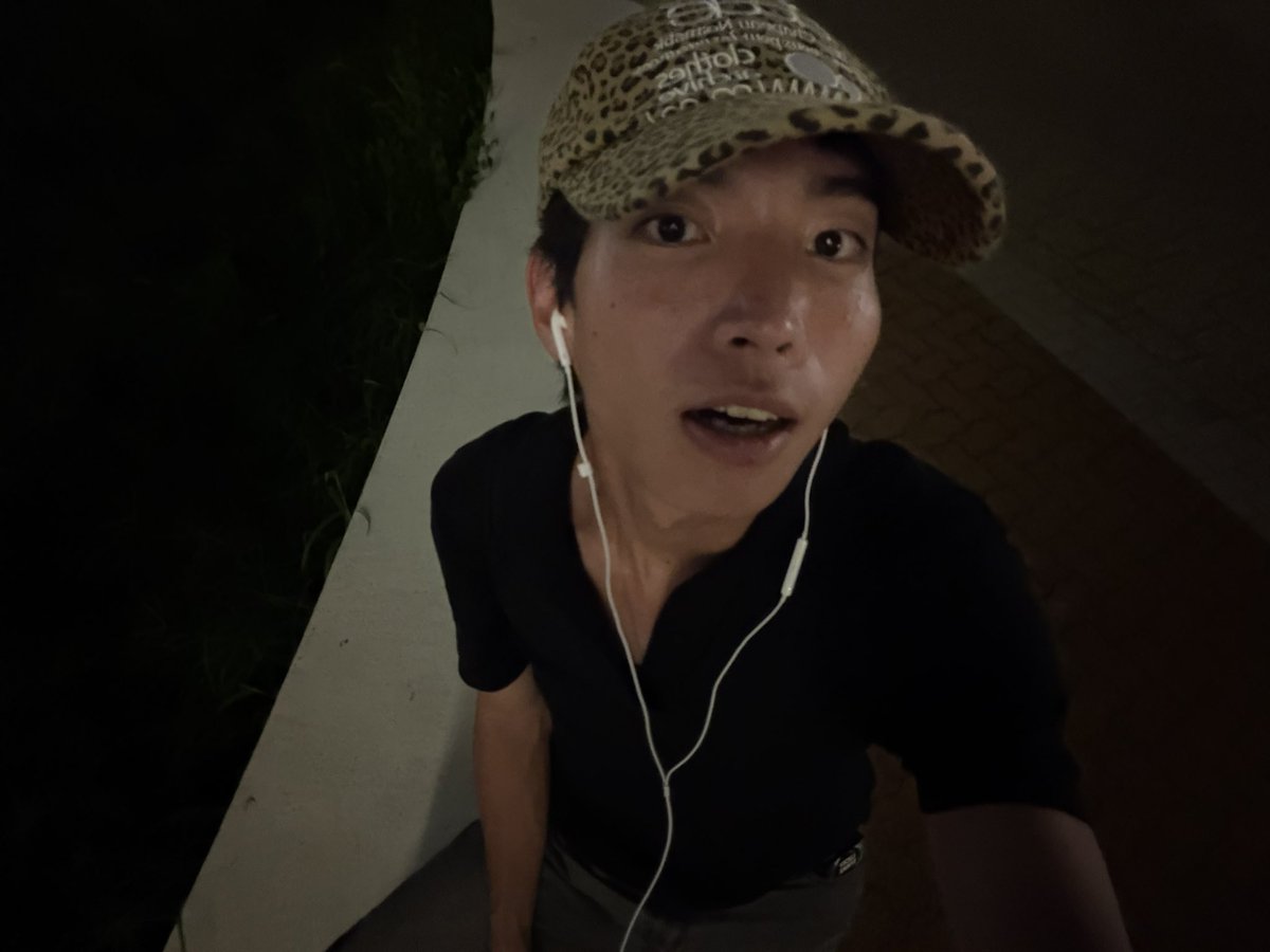 fgderst's tweet photo. バイト終わったよお https://t.co/T6SYrwdXV3