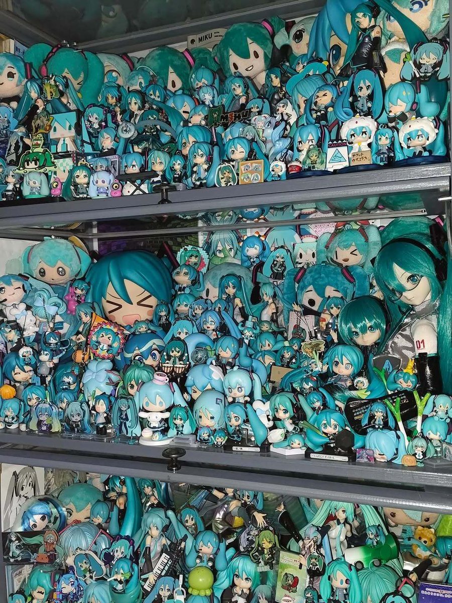 old_memory's tweet photo. Miku https://t.co/YDja3vnYYS