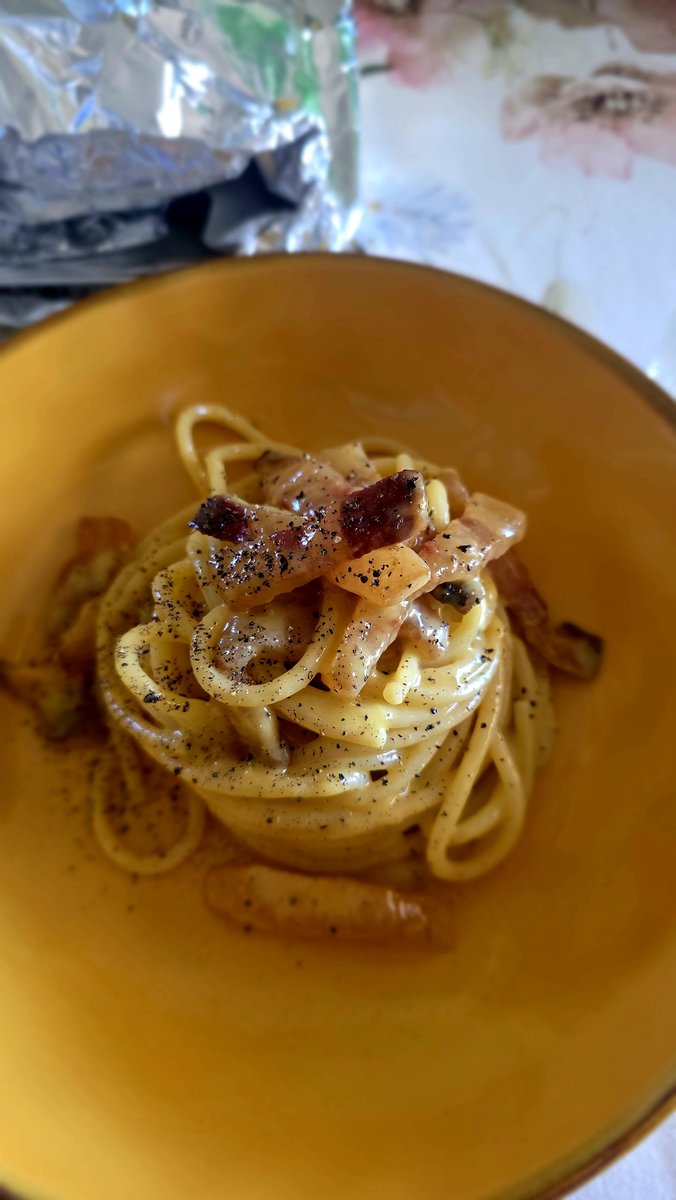 antoniocianfa's tweet photo. Oggi ci voleva... #carbonara #abruzzo https://t.co/erRaT2lxc2