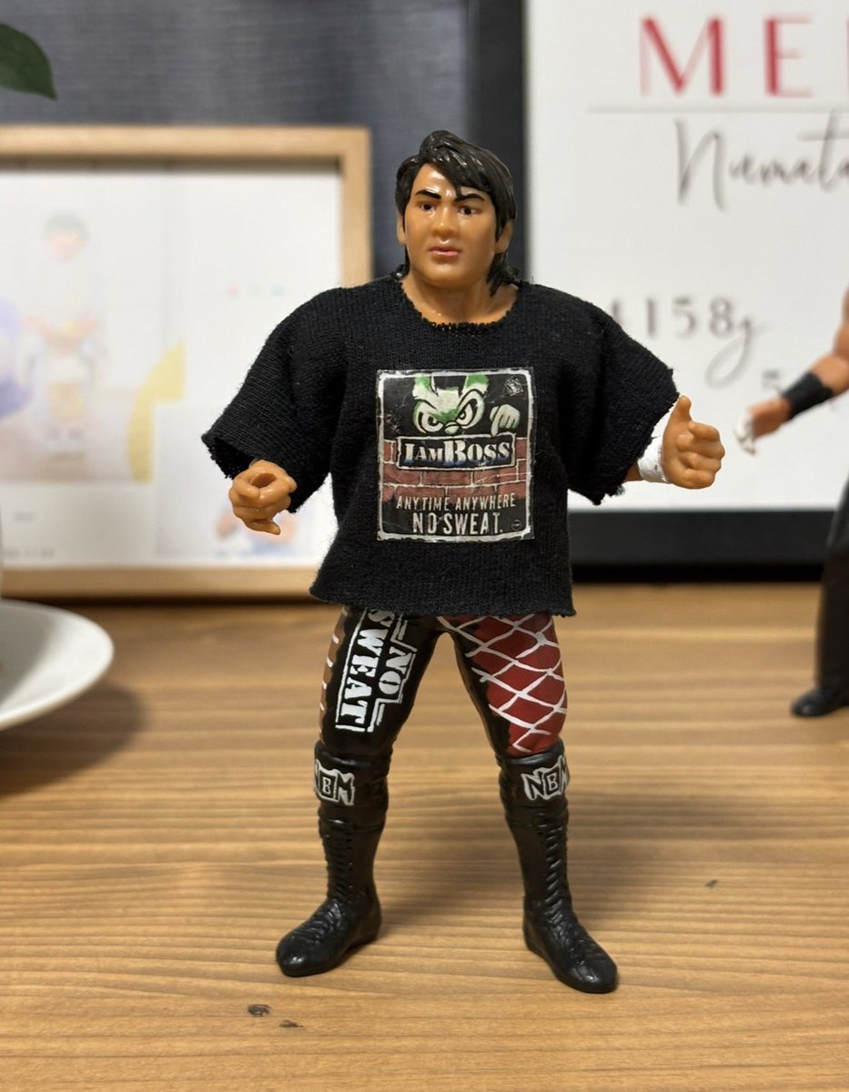 numacchi62000's tweet photo. お疲れ様でした。
たまには関係ない趣味のお話でも。

元々プロレスが好きなんですが、プロレスのフィギュアをカスタムして、衣装を作ったりして既製品ではない当時のシーンを再現するの好きです。

グレートムタと武藤敬司は永遠のヒーロー。

#greatmuta #グレートムタ　#武藤敬司 https://t.co/wzGDi407Od
