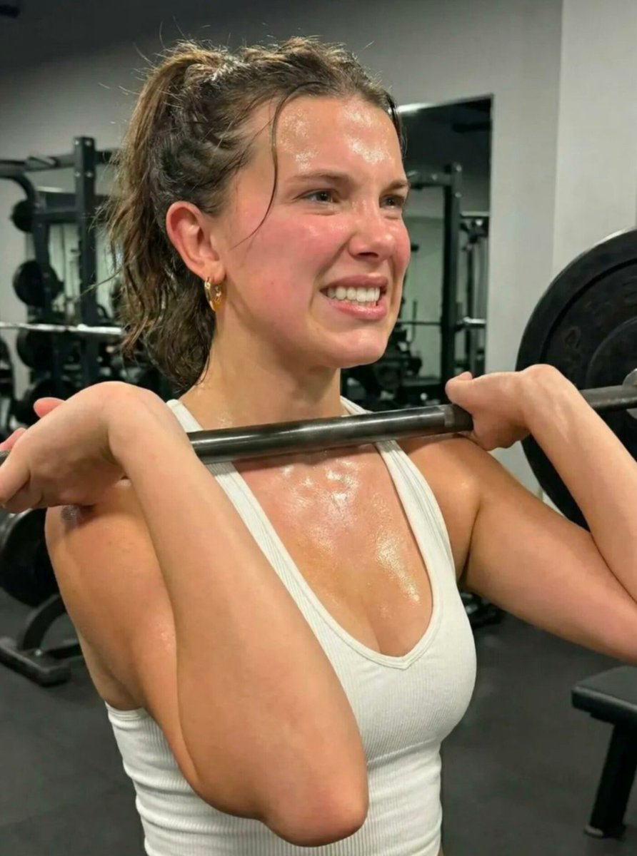 Elizabethvx11's tweet photo. Millie Bobby Brown's post-workout glow is absolutely unreal..! https://t.co/xJcy0HEWkk