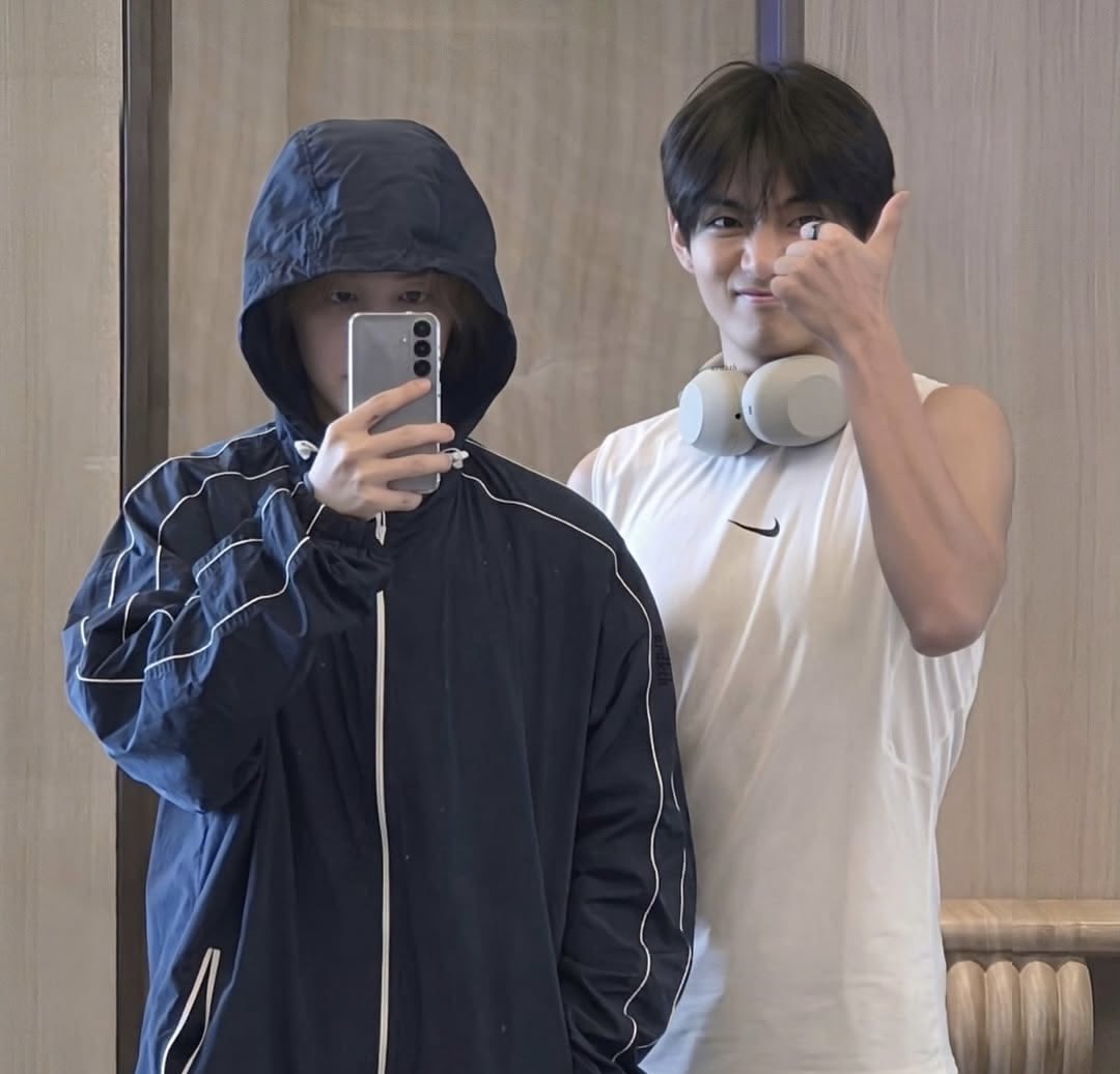 V9noor's tweet photo. 🐥: my love
🐥: baby bear
🐥: my baby
🐥: i wanna live with my lovely taehyungie for the rest of my life
🐥:taehyung i love u, i adore u
🐻: i love u
🐻: jimin i like u the most
🐻: he turned out to be someone i can’t live without
🐻: warmest person ever
🐻: angel
🐻: my testicle https://t.co/hNYE3nwaZl