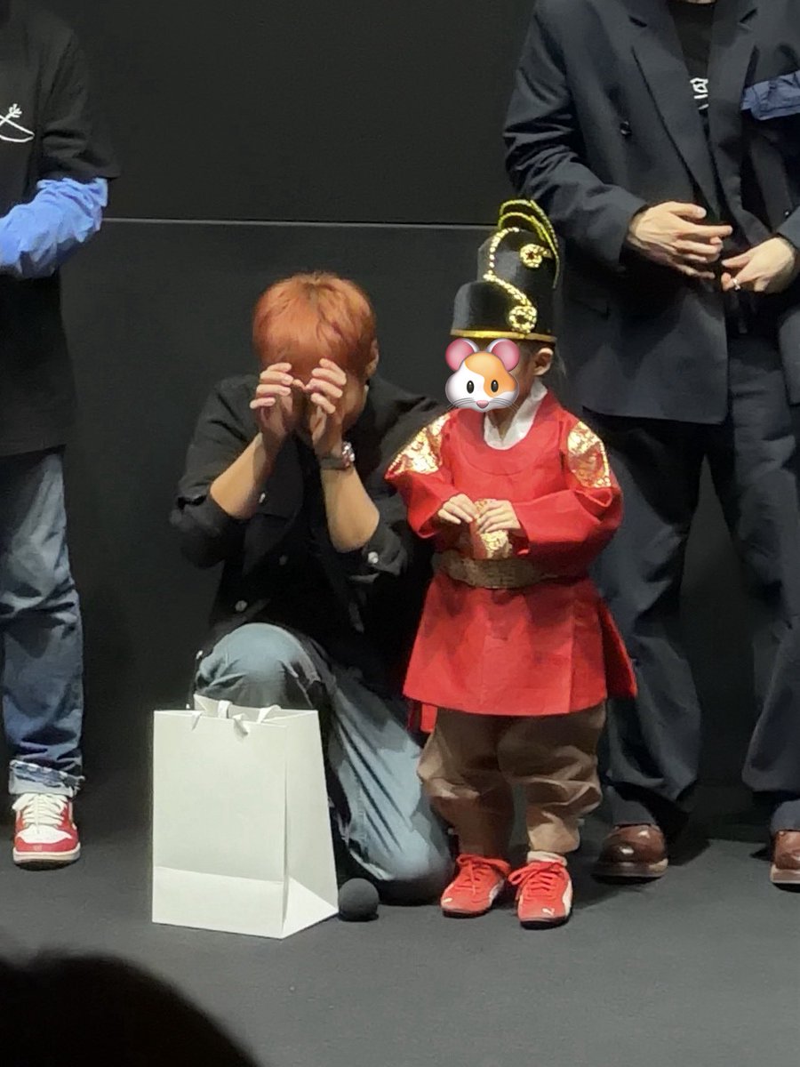 jjihoonlog's tweet photo. 귀여운 거 보면 못참는 성인남자 좋아요.. https://t.co/FHBb1aX5cn