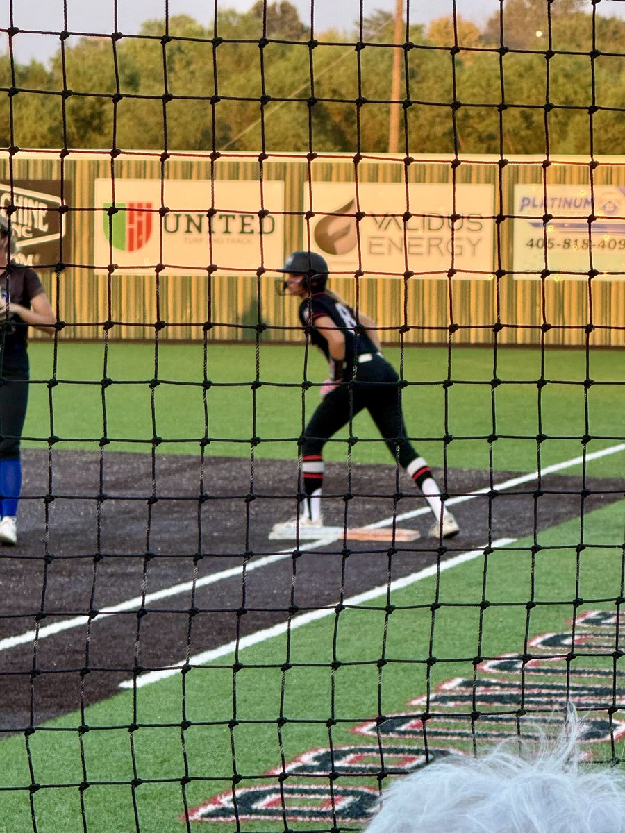 Emma_couger's tweet photo. Excited for the @RazorbackSB Elite All-Skills Camp next weekend in Fayetteville! Looking forward to competing and working with @CoachDeifel @PRSTAGGS @JustinShults33 @MattMeuchel on The Hill 🐗🥎 See you soon!  #Razorbacks #WooPig https://t.co/Z77VFCbWgz
