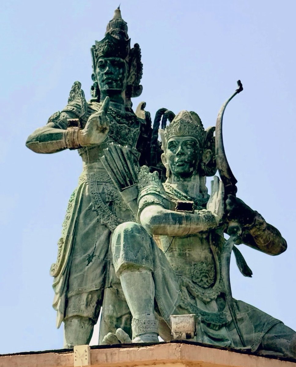 Yaduvam's tweet photo. Statue of Krishna and Arjuna in Bali, Indonesia. https://t.co/cke6oSAcnZ