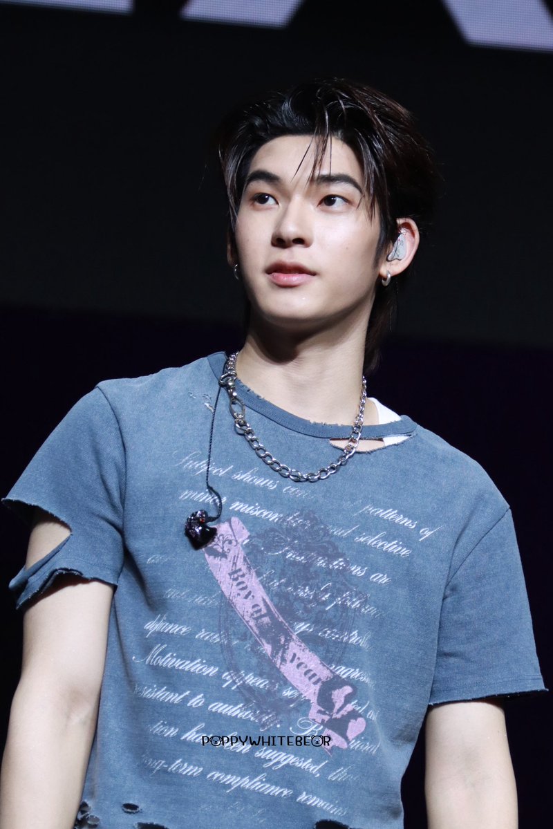 T2903P1710's tweet photo. อ้ายตี๋หล่อขนาดคับบ

DEXX CATEXPOP CNX STAGE

#CATEXPOPxDEXX 
#DEXXth #twnpich https://t.co/ZKuKmXEhCX