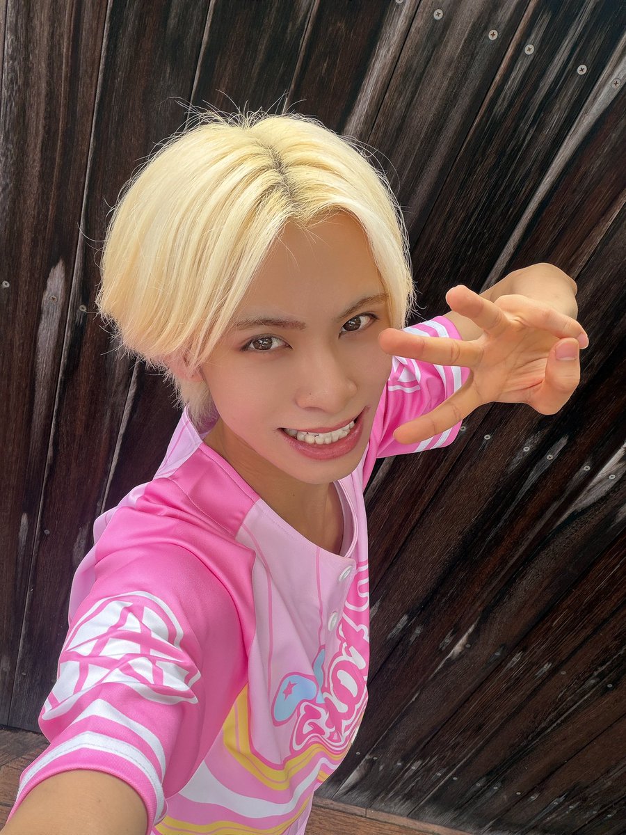 a0905_0120's tweet photo. 9/5 ✨🥳埼玉コクーンシティ🥳✨

会いに来てくれた皆様！ありがとうございましたー！！初めての会場で、9月1発目に、そして誕生日当日に‼️沢山の人がお祝いしてくれてLIVEも楽しくて幸せ者だったな🥹✨
自分の誕生日を自分よりも楽しみに大切にしてくれてる人がいる恵まれすぎてるなぁ。

22歳で得た悔しい気持ち、そして乗り越える事の達成感とか嬉しさ！それをいつ何時も忘れる事なく、それを持って23歳もどんどん強くなっていきます！！そしてワンスタの存在を大きくしていきます‼️🔥

23歳の歩も、よろしくお願いします🙇‍♂️
これ以上ない幸せをありがとう！！！