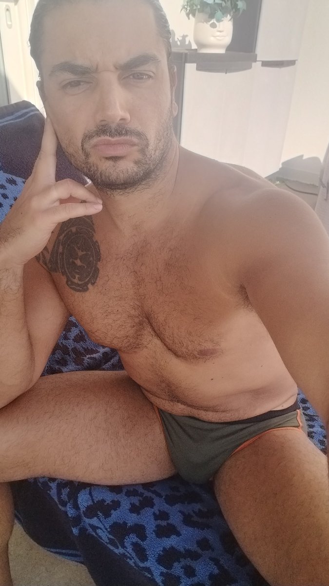 Franklin4469161's tweet photo. Caldo ne abbiamo?..#sun #tattoo #slip #costumi #hot https://t.co/vUxbk18R1g