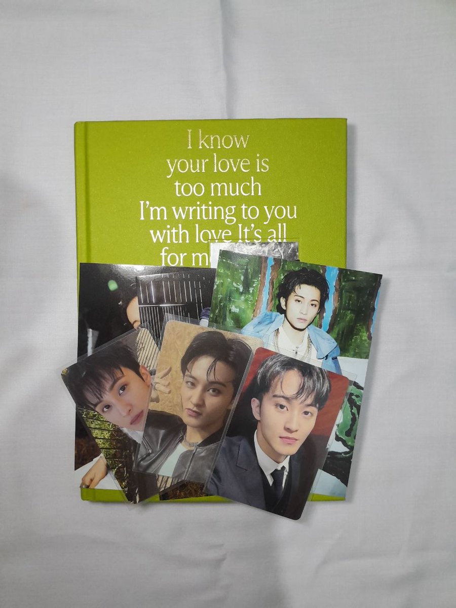 mintychocoi's tweet photo. 📢 WTS ALBUM MARK LEE — PHOTOBOOK VER. RIGHTEOUS  

✦ Unsealed, fullset + 2 PC
✦ 150K
✦ Excl. admin oren 
✦ Dom Bogor 
✦ Kondisi &amp; detail: DM ya!

t. wts pc album mark nct https://t.co/KUffvgapTv