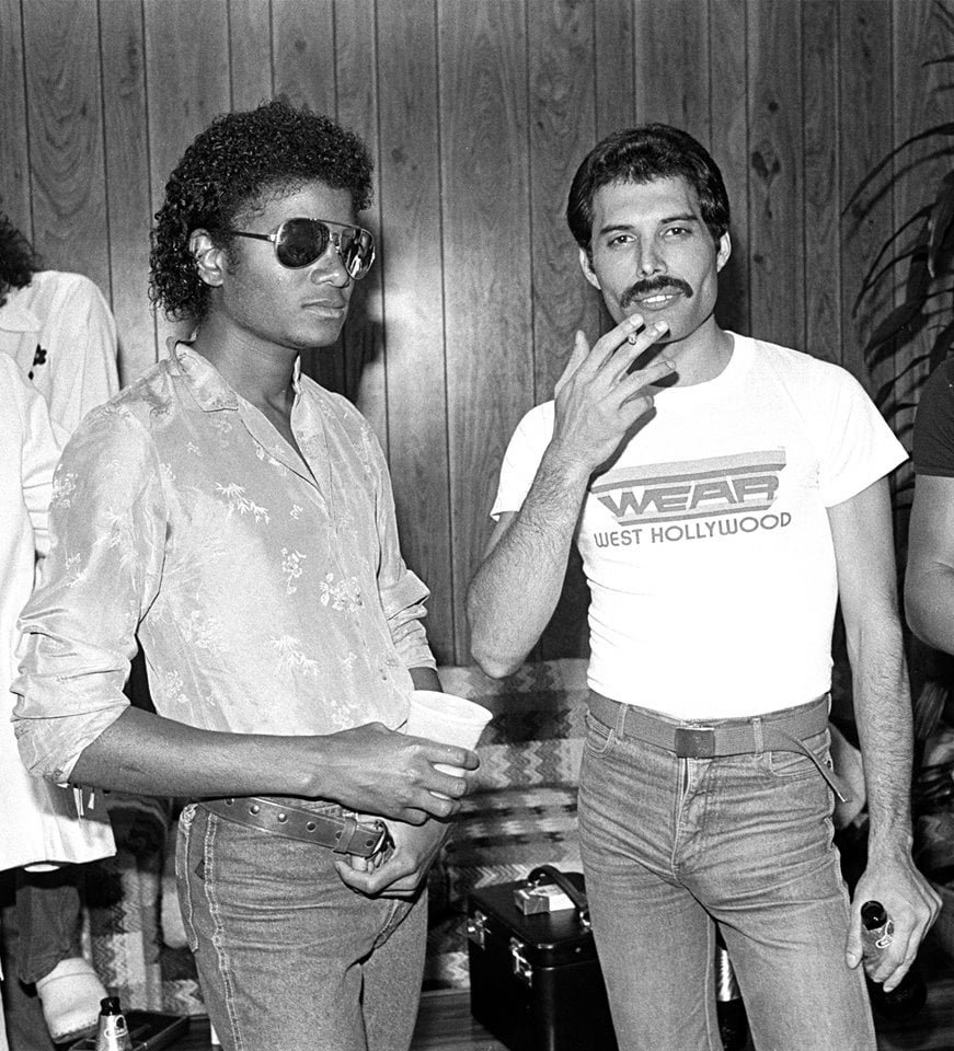 Mj_Loquendo's tweet photo. Feliz Cumpleaños A @freddie_mercury 🎉🥳🎂
Ya tuviera 80 años el día de hoy
#MichaelJackson #KingOfPop #FreddieMercury #HappyBirthday #Queen #MJ #MJForever #MJFans #Fans https://t.co/anbxmKLKzM