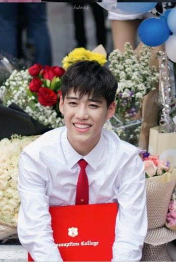 smiilypp's tweet photo. เด็กคนนั้นโตมากลายเป็นเท้ออ ~
(หน้าไม่แก่ขึ้นเลยซักนิด) https://t.co/W2jRsw67Rc