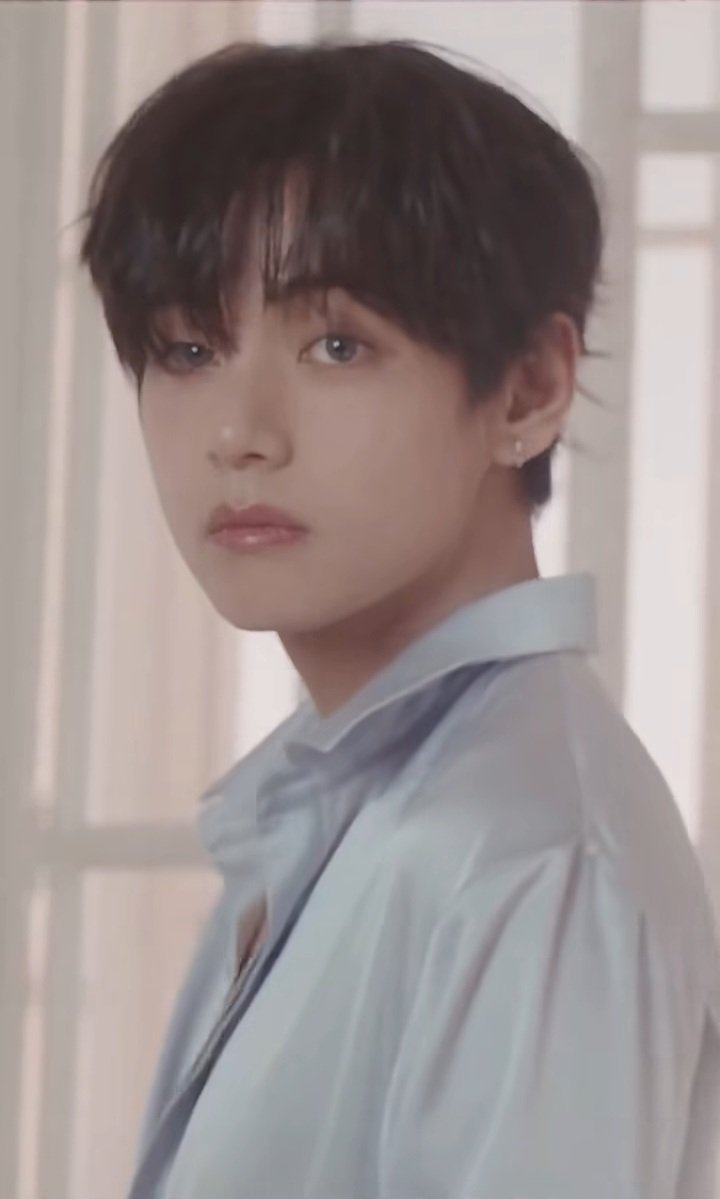 HotBTSMasalaMix's tweet photo. @BTS_twt Kim Taehyung...will you come in my dreams tonight please? I think I'll miss u too much otherwise ❤️‍🩹 https://t.co/hzlDr6vwmK