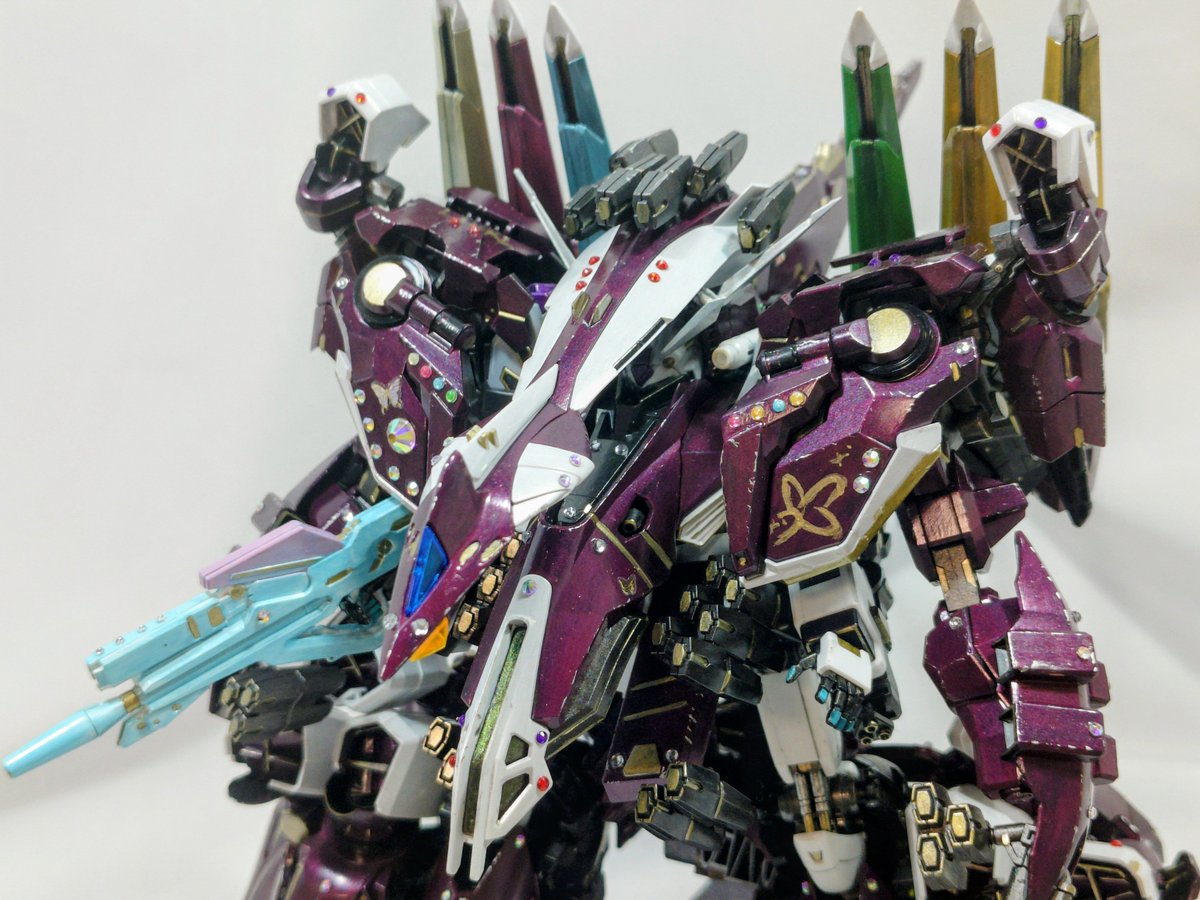rainame0113's tweet photo. タイトル
『HGアリュゼウス Ver.Ka
　　　　　　with LINKL PLANET』

メインにステラワインレッドを使用
シェルフノズルに他のメンバーカラーにし、メンバー全員を守ってくれるリーダーのメンカラをビームライフルへ。

大きくて苦労しました…

#GSIクレオス 
#リンプラ塗装コンテスト2 
#バンダイ https://t.co/xX4XYWE3Tr