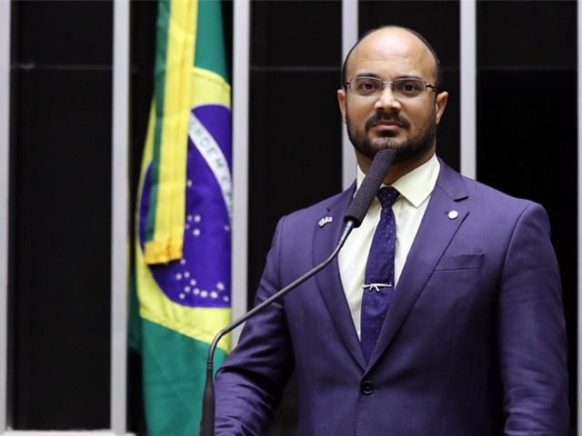 ualifiaraujo tweet picture