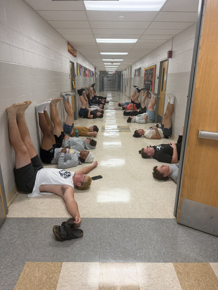 WayneEaglesFB's tweet photo. Great teams find a way to get better the next day. Saturday morning film and body recovery. @WaynePublicInfo @WCSD_Athletics @WCHS_Strength @SecVFootball @PrimetimeBall_ https://t.co/gaHKdgMwHc