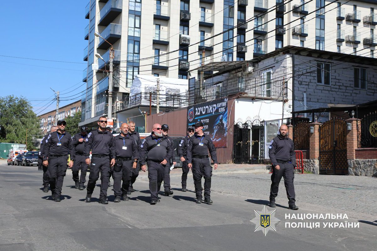 censor_net's tweet photo. Ізраїльські поліцейські прибули до Умані для посилення охорони порядку під час Рош га-Шана 

https://t.co/3vf1ADWHiu https://t.co/PiOGuJzx4m