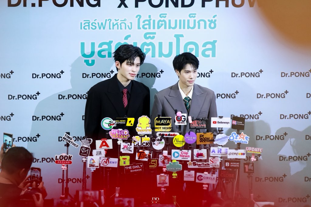 doublepjourney_'s tweet photo. ขอขอบคุณทาง @drpongofficial ที่เลือกปอนด์ภูวินทร์มาเป็นพรีเซ็นเตอร์ Dr.PONG Max Dose Series ได้มาร่วมงานเปิดตัวสูตรใหม่ “ASTA X9” อาหารเสริมบำรุงผิวสูตร 9-in-1 และมีกิจกรรมให้แฟน ๆ ร่วมสนุก ได้มาเจอน้อง ๆ ในวันนี้นะคะ  🥰🙏🏻

PONDPHUWIN DRPONG EVENT

#DrPONGxPONDPHUWIN
#ปอนด์ภูวินทร์ #PondPhuwin
#ppnaravit #phuwintang
@ppnaravit @phuwintang