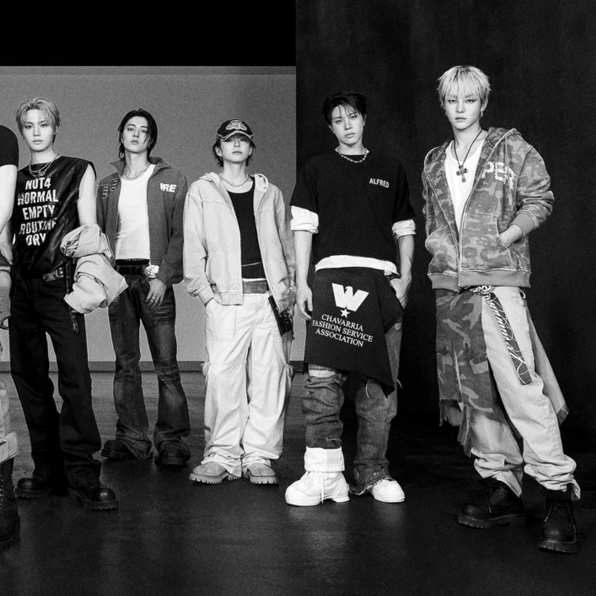 dokyubby's tweet photo. the alphas                              the omegas https://t.co/nJbvZhIgzm