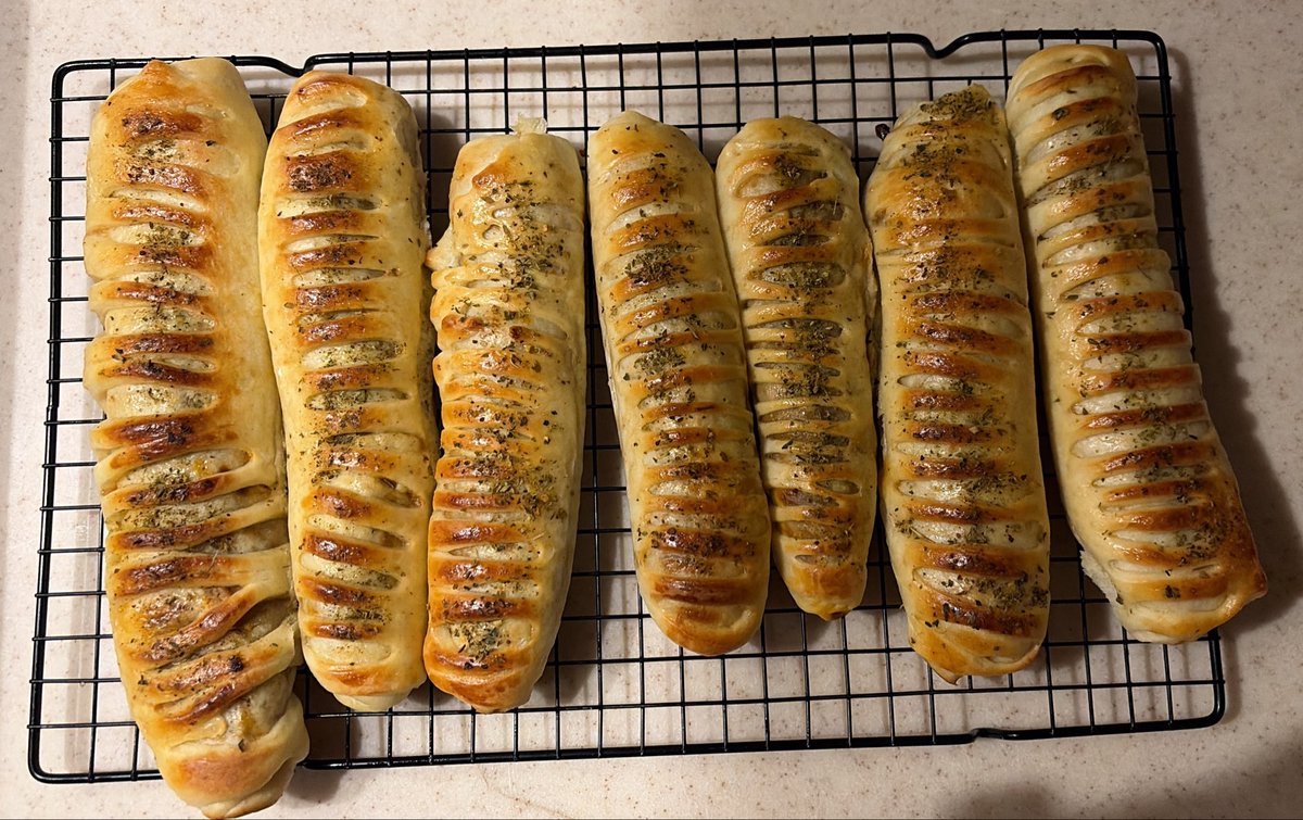 itsMe_iur's tweet photo. I swear I'm a talented baker https://t.co/j11WsLPehT