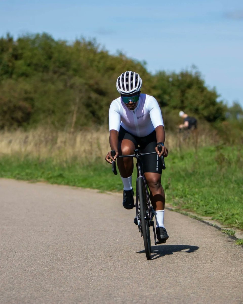 MichaAurelia's tweet photo. Back on the start line after two months out—what a shock to the system. Balancing my PhD, coaching, and returning after COVID has been tough. I got dropped, but it was great to test my fitness and debut the Zipp 404 Firecrests. Lungs good, legs not https://t.co/YCkTEEUamk