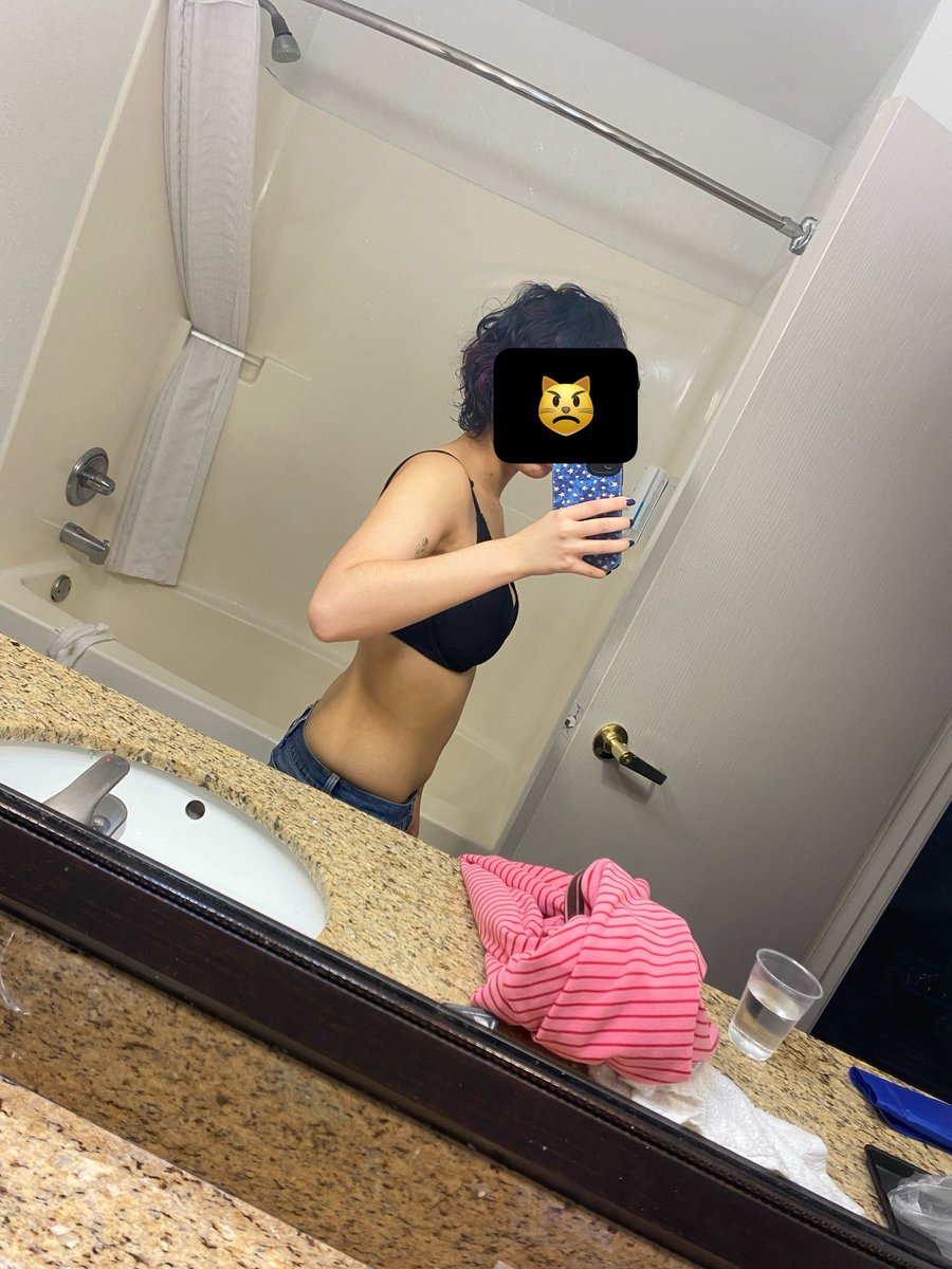 islandstream22's tweet photo. literally mourning my body from the end of last year. if i gave u a gun would u shoot me #bedtwt #edrtwt https://t.co/muhKb7rWAp