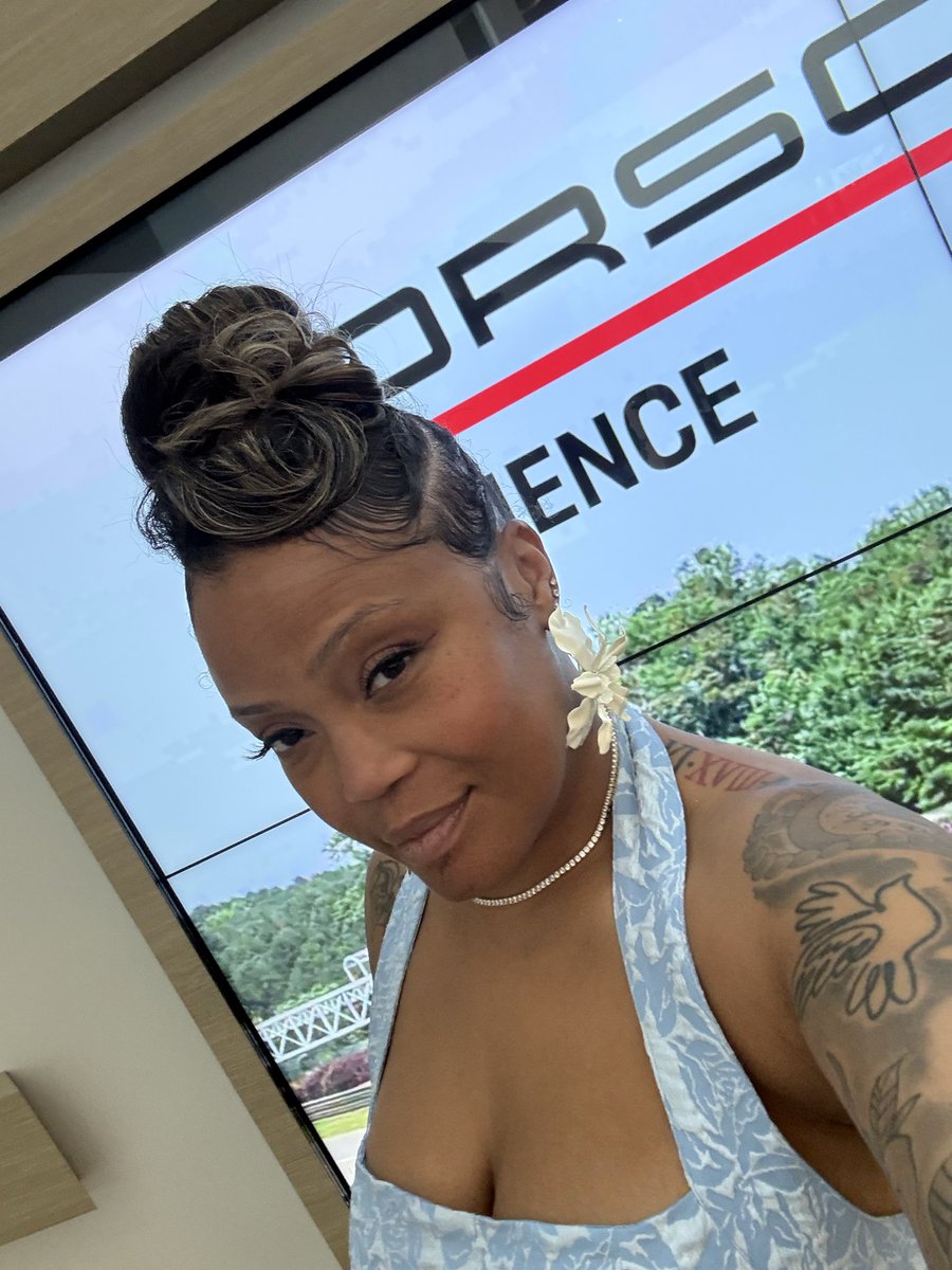NotoriousNeisha's tweet photo. This is who runs this account.. https://t.co/YL2udGeS1b