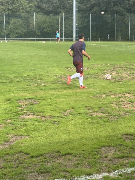 espaciosovd's tweet photo. 🚨 VÍA @CarlosTuilla 

Así están los campos del Requexón, donde en 18 minutos se disputará el primer partido del Vetusta. https://t.co/G4ibh09Mt4