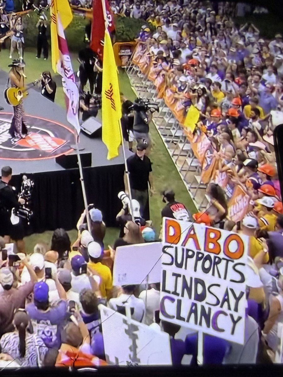 OldRowOfficial's tweet photo. What a sign on Gameday 💀 https://t.co/ctLHFKi1op