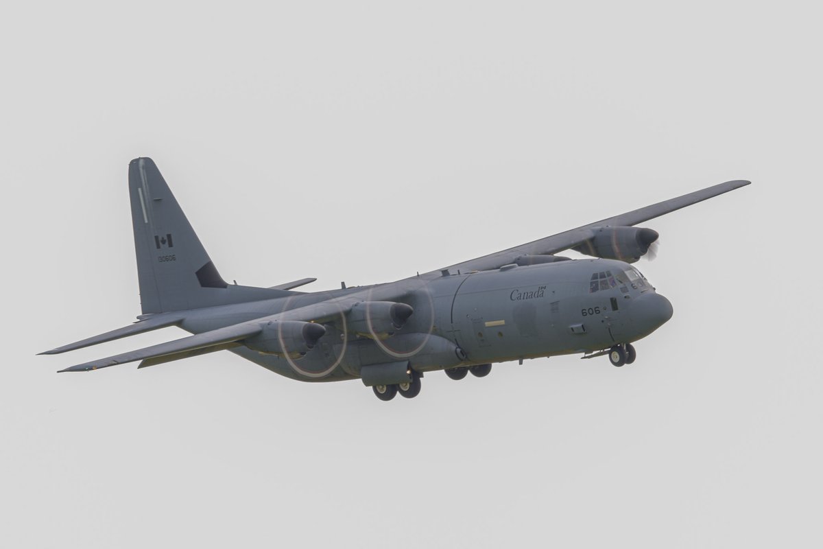 MilMonWorld's tweet photo. Tremendous formation departure, display and recovery to #PrestwickAirport from the Royal Canadian Air Force showing off their C-130J Hercules #AvGeek #RadioGeek #MilMonWorld https://t.co/IdZ0Wc9kxd