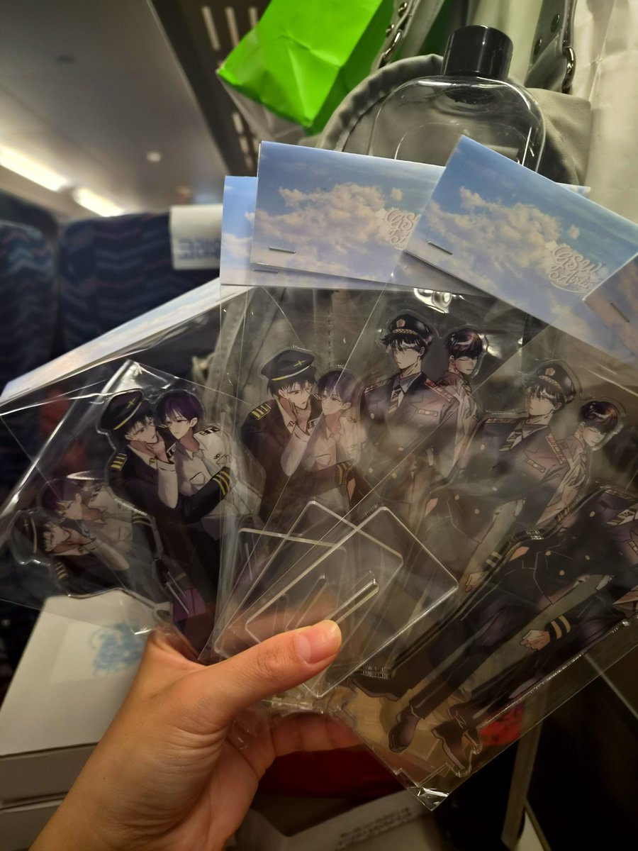 soro8030's tweet photo. #GSW_Airline_Boarding_With_You 
#두사람과_함께하는_가장_푸른_순간 

날홋 항공카페 방문 🤍 구경하고 럭드하느라  정신없던하루
모든 럭드 다얻고 가벼운발걸음으로 다녀왔어요🤍🤍 스탭분들 너무 친절하시고 한마음 한뜻으로  뽑도록 응원해주시는 천사들뿐 🥹
덕분에 행복하게 즐기다 왔습니다! https://t.co/pXYsWhorbP