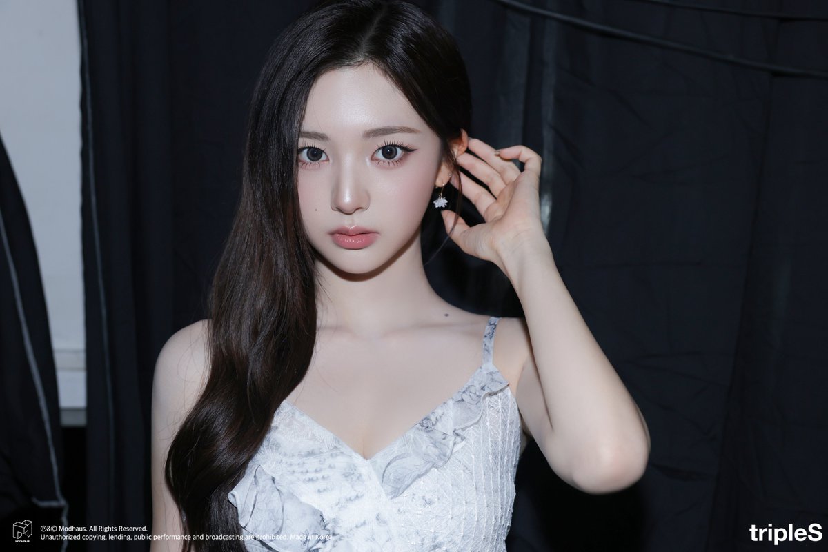 YeonjiFr_Fan's tweet photo. x Blog ∆ 05~09~2026

Photos behind de #Yeonji pour la semaine de la mode S/S 20Z7 <DOUCAN> à Séoul sur le blog de tripleS 

#YeonJi #연지 #곽연지 #ヨンジ https://t.co/wzLb2gPTQZ