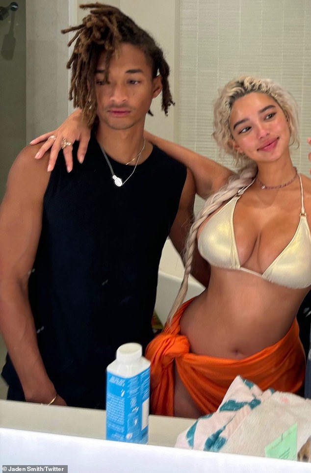 fwkingsomie's tweet photo. Jaden smith decides to end he’s 5 years relationship just to focus and build muscles, would you have done the same? https://t.co/SWoZgn7INQ