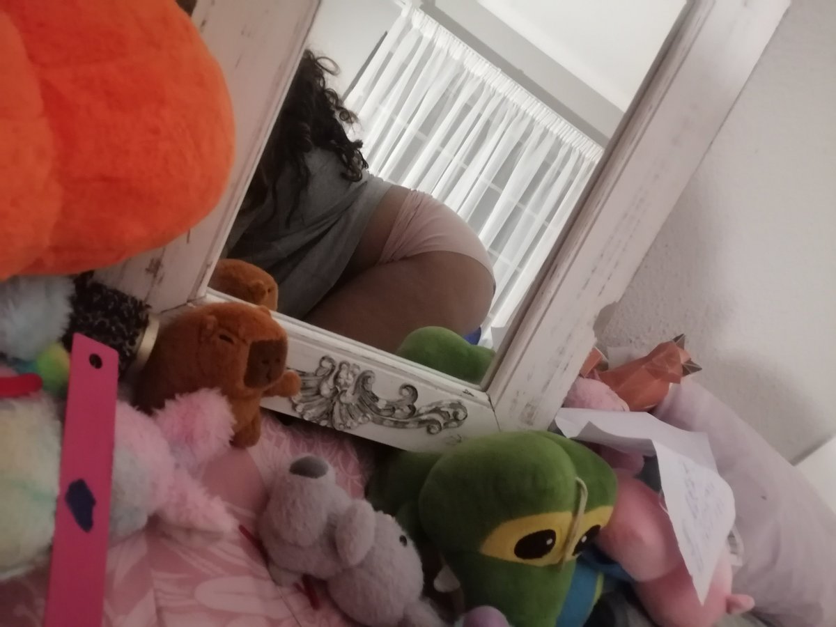goodboyluverr's tweet photo. intro !!
#nsfwtwt #moothunt

・18
・EN
・she/her
・pansexual
・switch but mostlyyyy dom
・i love getting sent audios :3 (whether it's NSFW or not)
・beware I will send you random pics of my dog if we're moots
・faceless so pls respect that :))
・mdni pls

♡ or 🔁 to be mutuals https://t.co/QbWf9vi8Kw