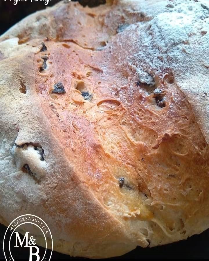 migasybaguettes's tweet photo. Hoy estaré sacando panes de aceitunas negras para clientes habituales...¡Fuego 🔥 a los panes!😜
Así me salen...😋
#pandeaceitunas
#panrustico
#pandecampo
#migasybaguettes https://t.co/lN8xORyCmn