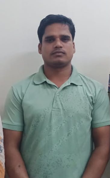 NewsMeter_In's tweet photo. #Lallaguda Police arrest #jobfraudster

A 35-year-old man was #arrested for allegedly duping people with #fakepromises of #Govtjobs &amp; @IPL tickets, claiming links with Ministers and officials. 

#Police seized #fakeIDs, #documents and #cheques. https://t.co/lEuVWRlp67