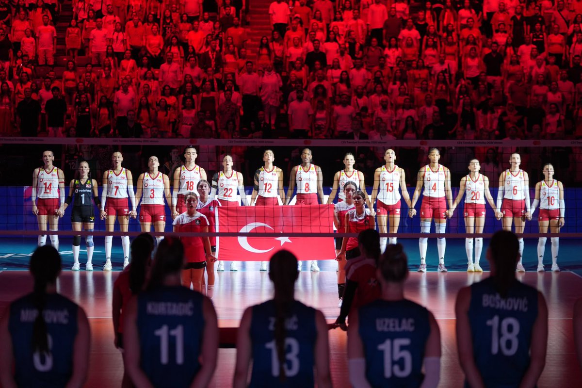melekmsubasi's tweet photo. Finaldeyiz!🇹🇷

Sırbistan’ı set vermeden devirerek finale yükselen #FileninSultanları’nı yürekten kutluyor, şampiyonluk yolunda başarılar diliyorum. https://t.co/1BvAQyBozS