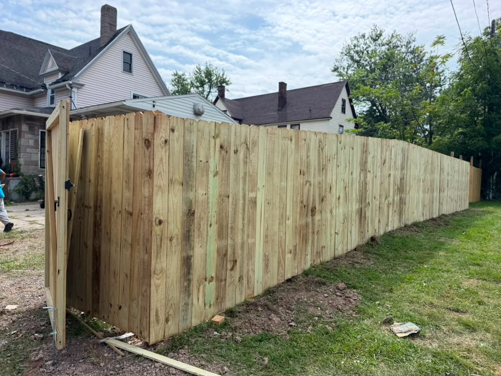 kd_fence's tweet photo. Privacy that transforms your backyard. 🌿

A new wood privacy fence creates a private, defined outdoor space with a clean, finished look. Built for everyday use, with a matching gate for easy access.

📞 FREE estimate: (716) 452-9220

#KDFenceDeckServices #FenceInstallation https://t.co/ySHjOT9H7N